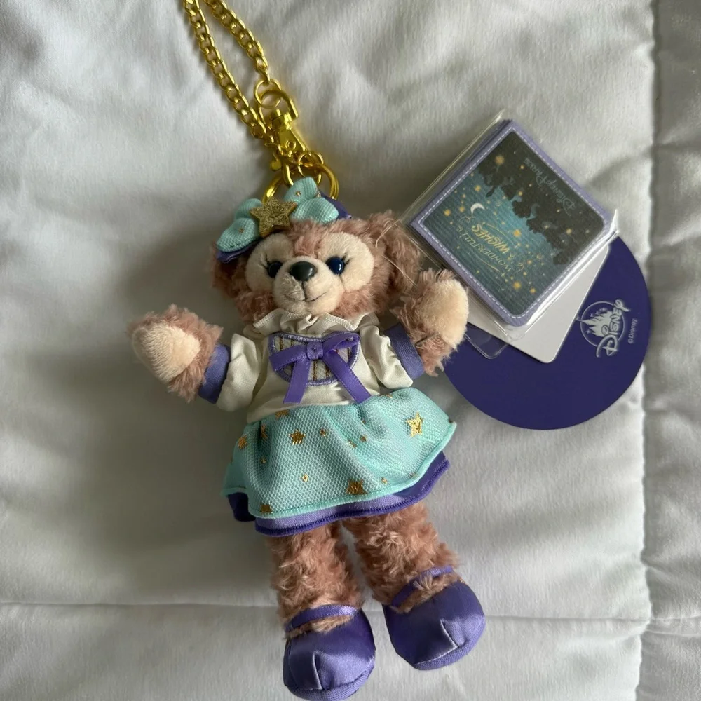 Disney 100 ShellieMay Keychain - Picture 1 of 3